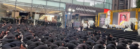 สนับสนุนรถพยาบาลฉุกเฉิน (Ambulance) พร้อมนักเวชกิจฉุกเฉินและเจ้าหน้าที่ปฐมพยาบาล