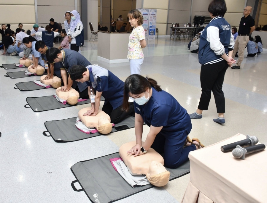 จัดโครงการพัฒนาความรู้หลักสูตรการช่วยชีวิตขั้นพื้นฐาน(Basic Life Support หรือ BLS) สำหรับแพทย์ พยาบาล และเจ้าหน้าที่
